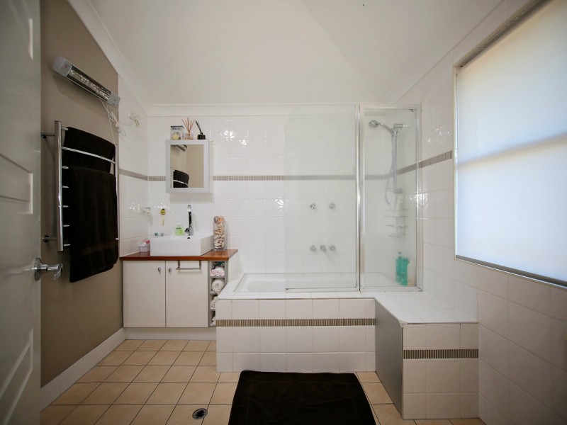 24 Charles Street, Roma QLD 4455