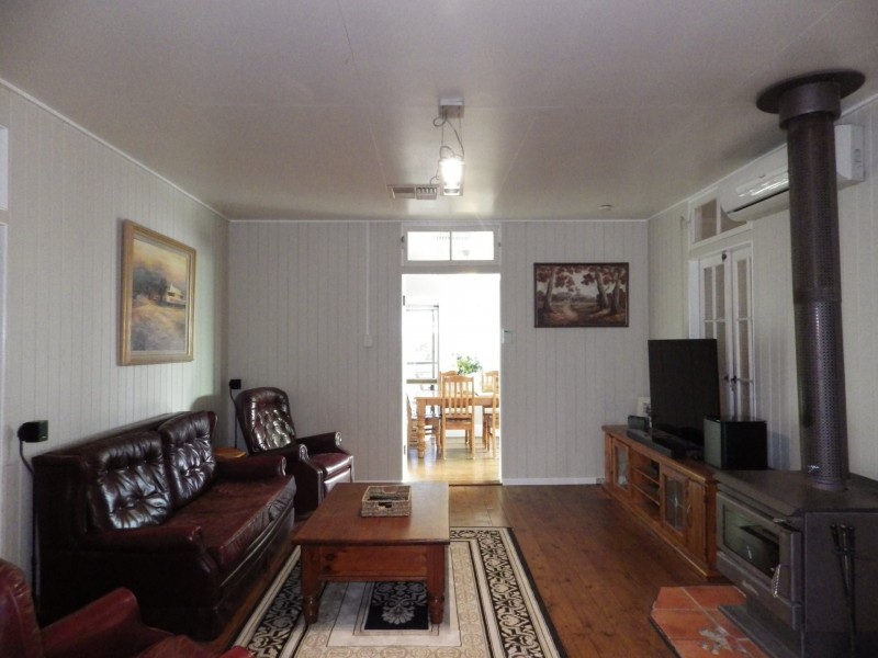 9 May Street, Roma QLD 4455