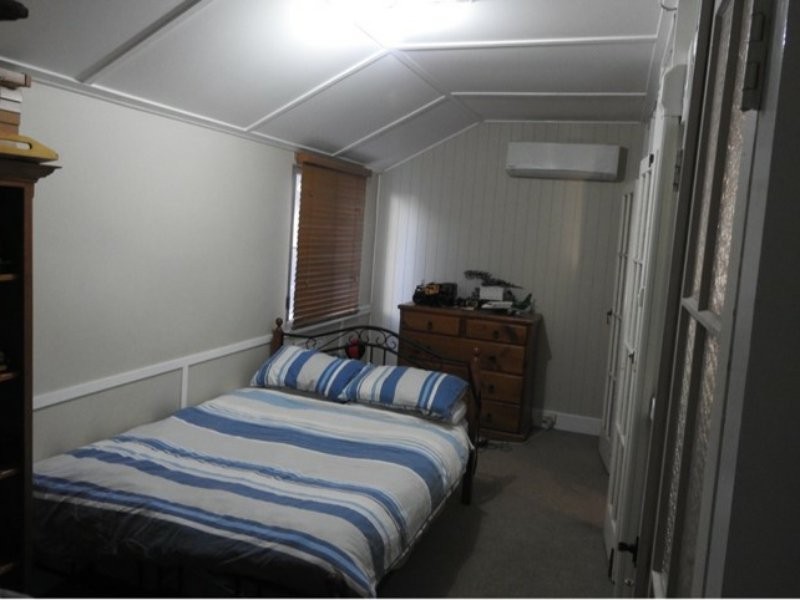 9 May Street, Roma QLD 4455