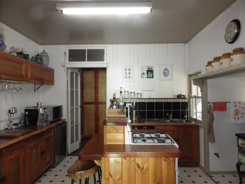 9 May Street, Roma QLD 4455