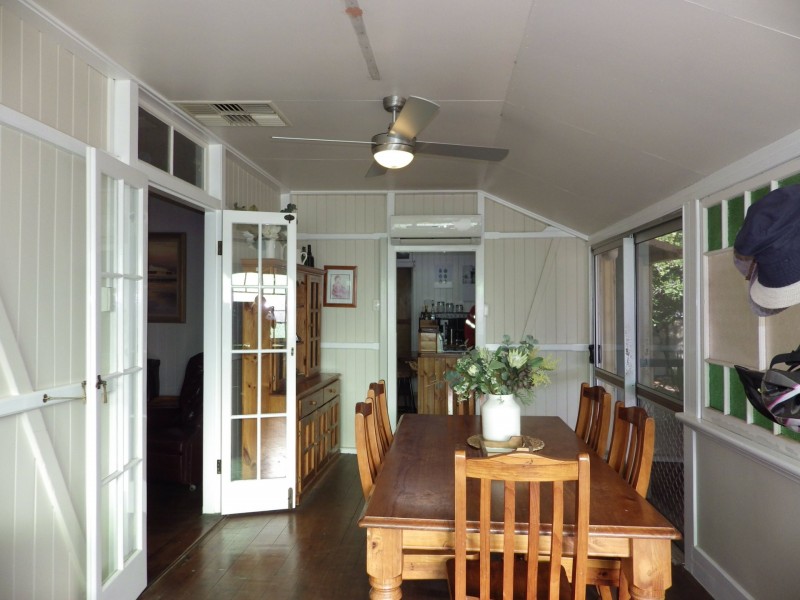 9 May Street, Roma QLD 4455