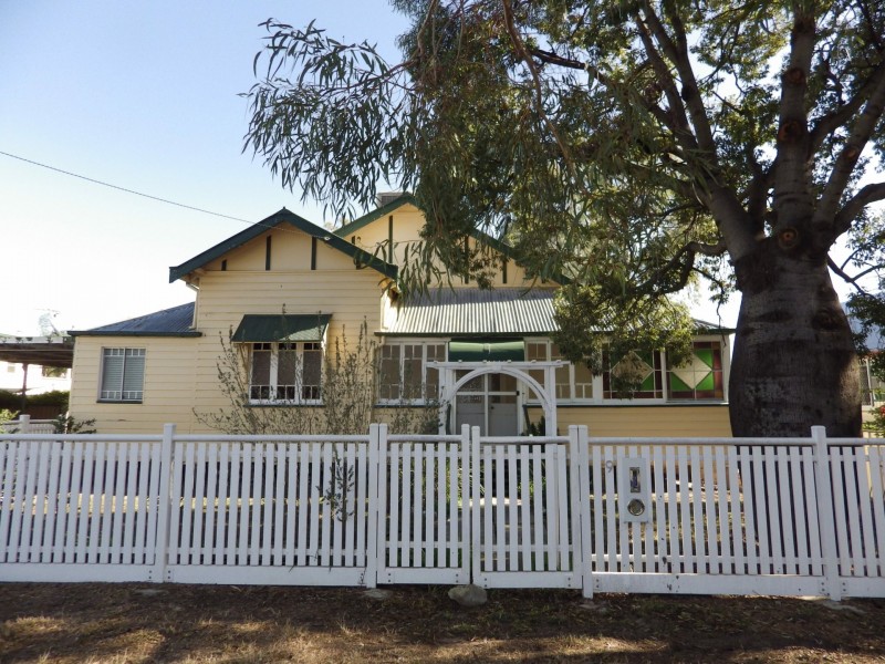 9 May Street, Roma QLD 4455