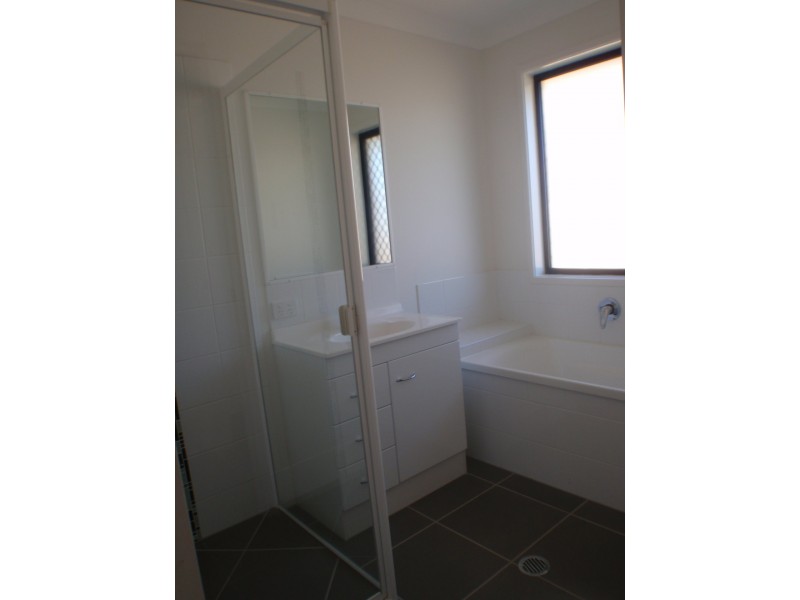 1 Beetson Drive, Roma QLD 4455