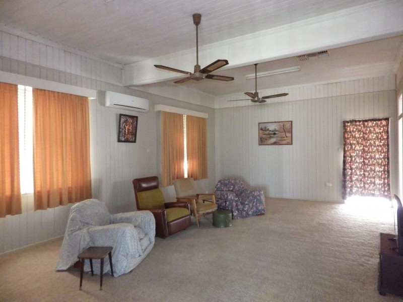 6 Mayne Street, Roma QLD 4455