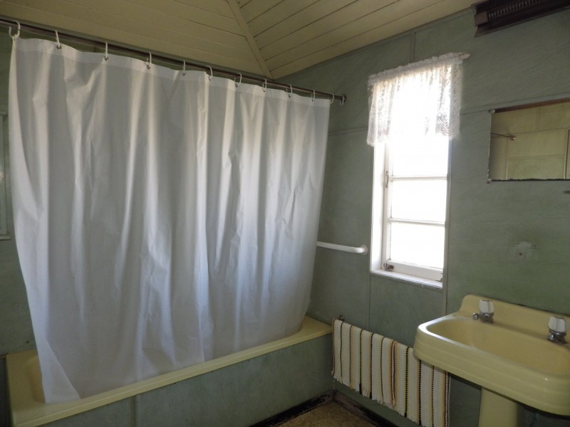 6 Mayne Street, Roma QLD 4455