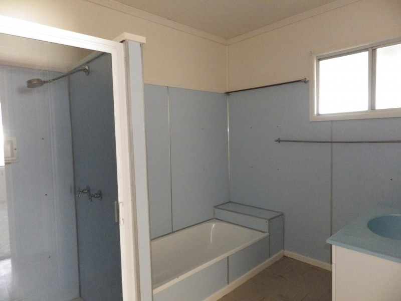 12 Howard Street, Roma QLD 4455