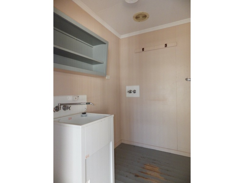 12 Howard Street, Roma QLD 4455