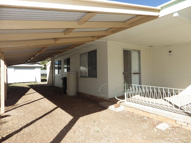 12 Howard Street, Roma QLD 4455