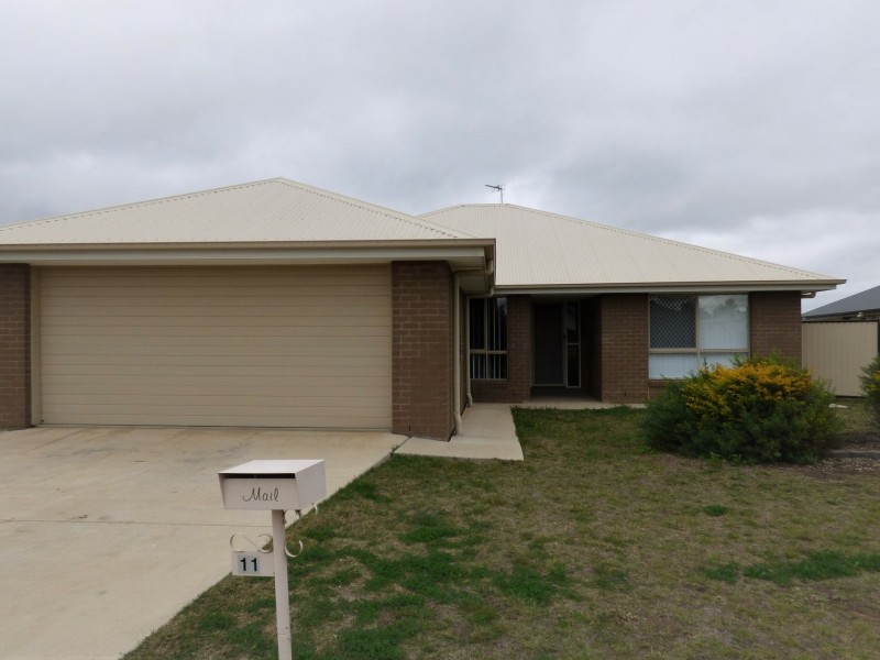 11 Lockyer Crescent, Roma QLD 4455