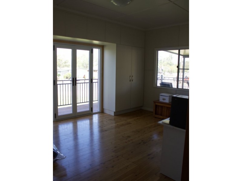 56 Northern Road, Roma QLD 4455