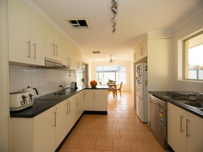 24 Howard Street, Roma QLD 4455