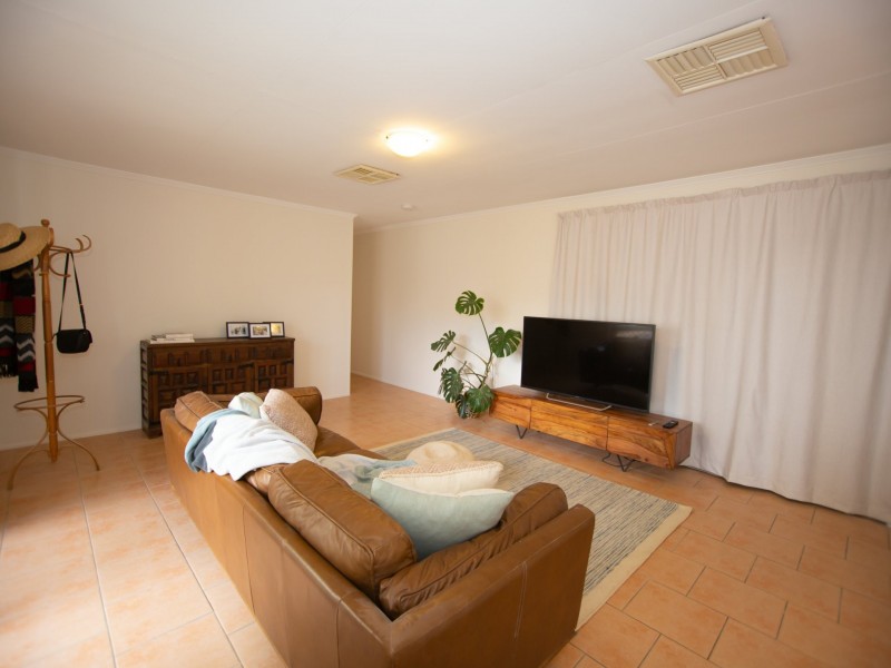 24 Howard Street, Roma QLD 4455