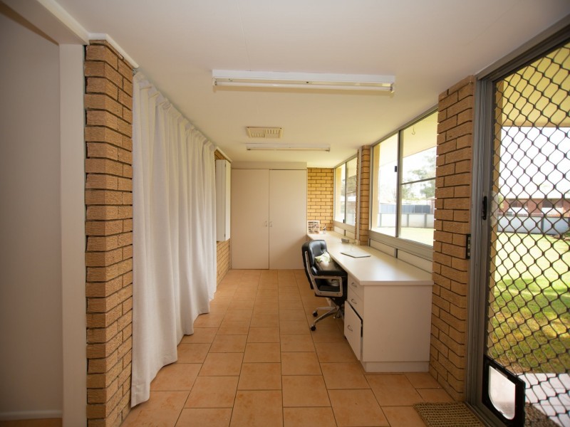 24 Howard Street, Roma QLD 4455