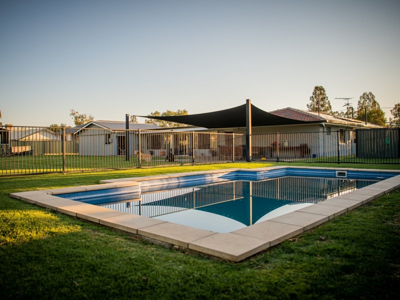 16-18 Wright Street, Roma QLD 4455