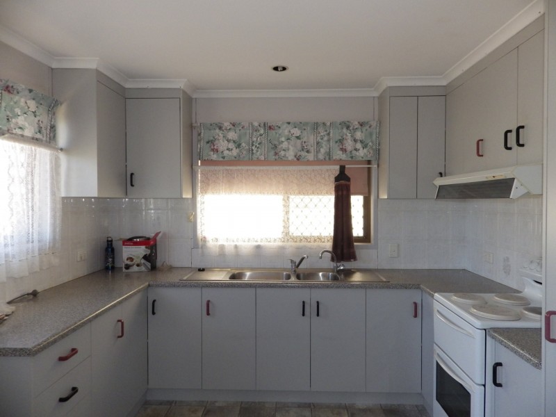 1 Foott Street, Roma QLD 4455