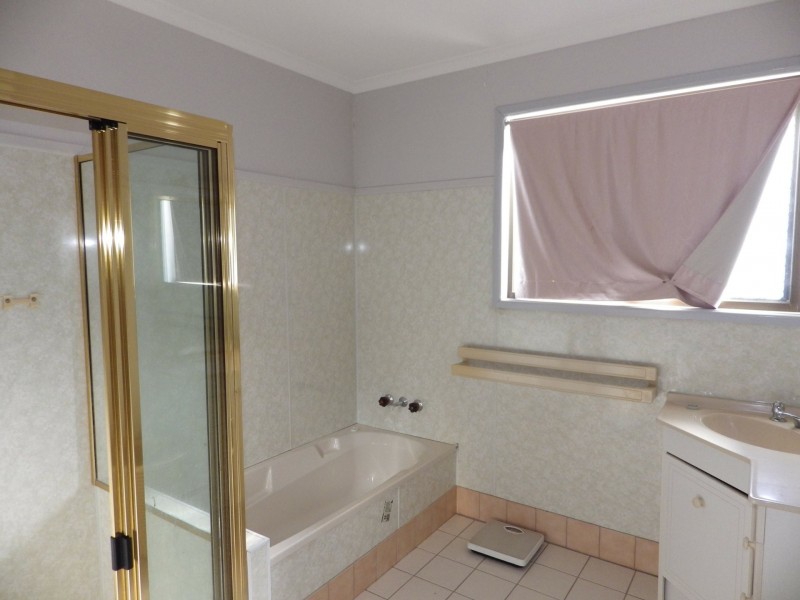 1 Foott Street, Roma QLD 4455