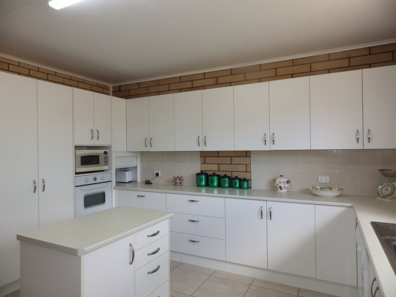 138 Edwardes Street, Roma QLD 4455