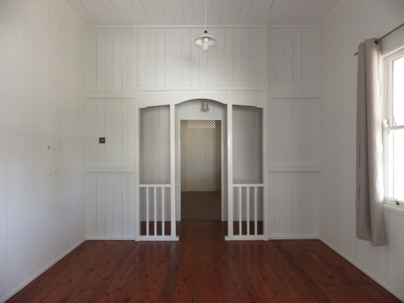 36 Bowen Street, Roma QLD 4455