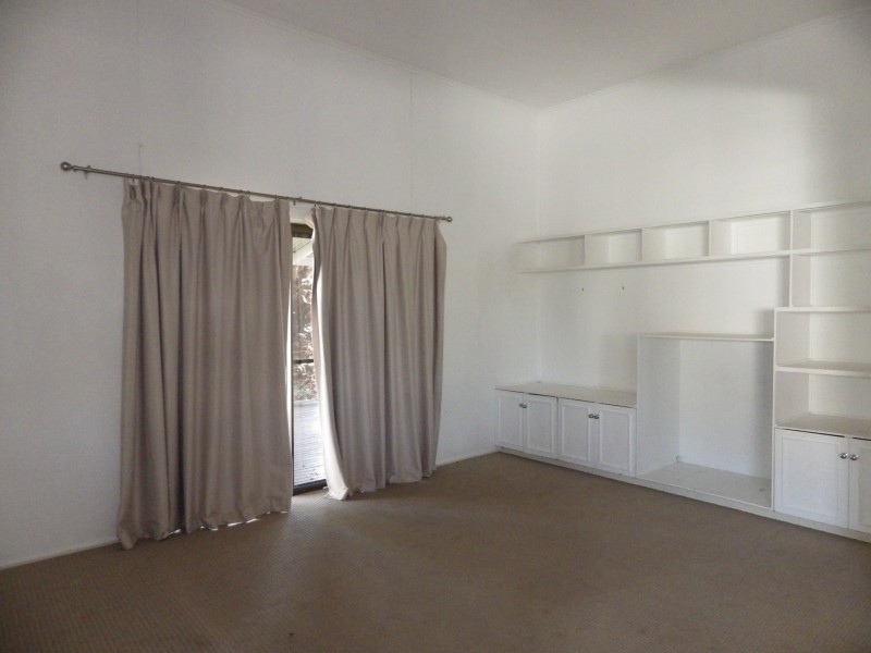 36 Bowen Street, Roma QLD 4455