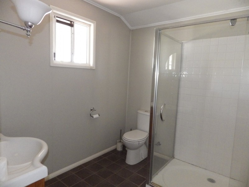 36 Bowen Street, Roma QLD 4455