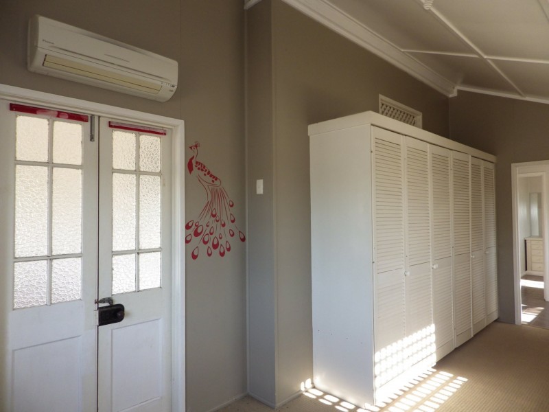 36 Bowen Street, Roma QLD 4455