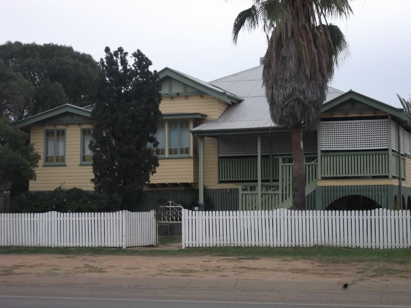 93-95 Quintin Street, Roma QLD 4455