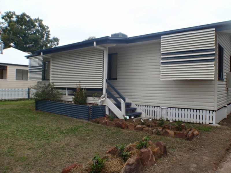 4 Wyndham Street, Roma QLD 4455