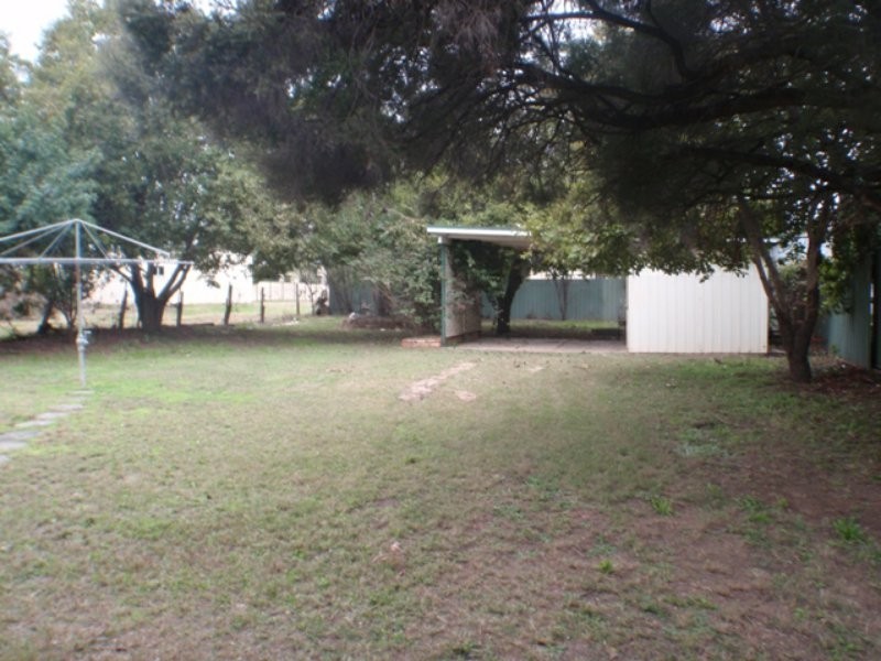 4 Wyndham Street, Roma QLD 4455