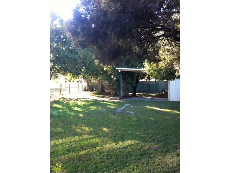 4 Wyndham Street, Roma QLD 4455