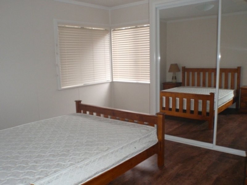 4 Wyndham Street, Roma QLD 4455