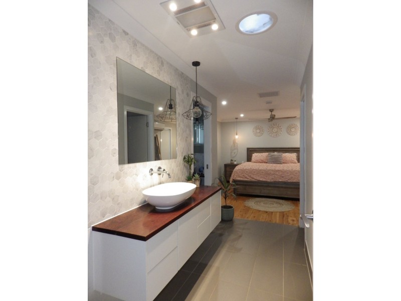 24 Powell Street, Roma QLD 4455