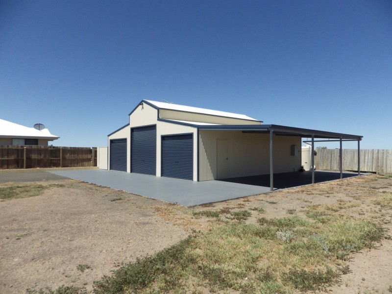 8 Highview Drive, Roma QLD 4455