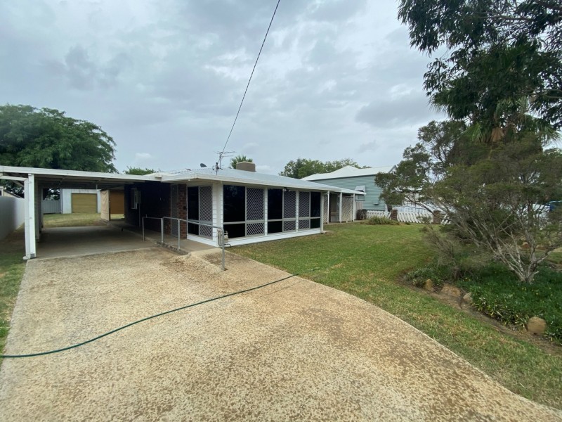 115 Currey Street, Roma QLD 4455