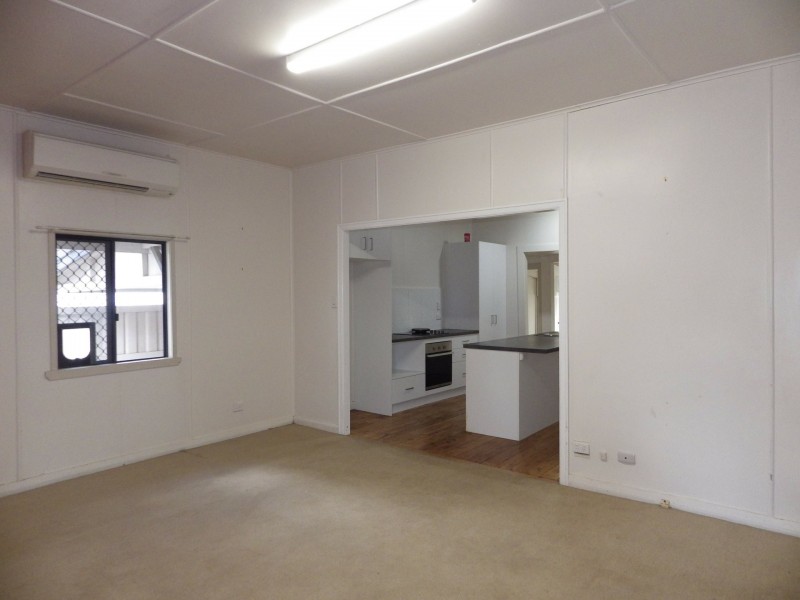 33 George Street, Roma QLD 4455