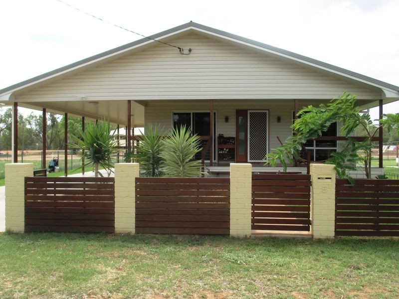 5 EliZABETH STREET, Charleville QLD 4470