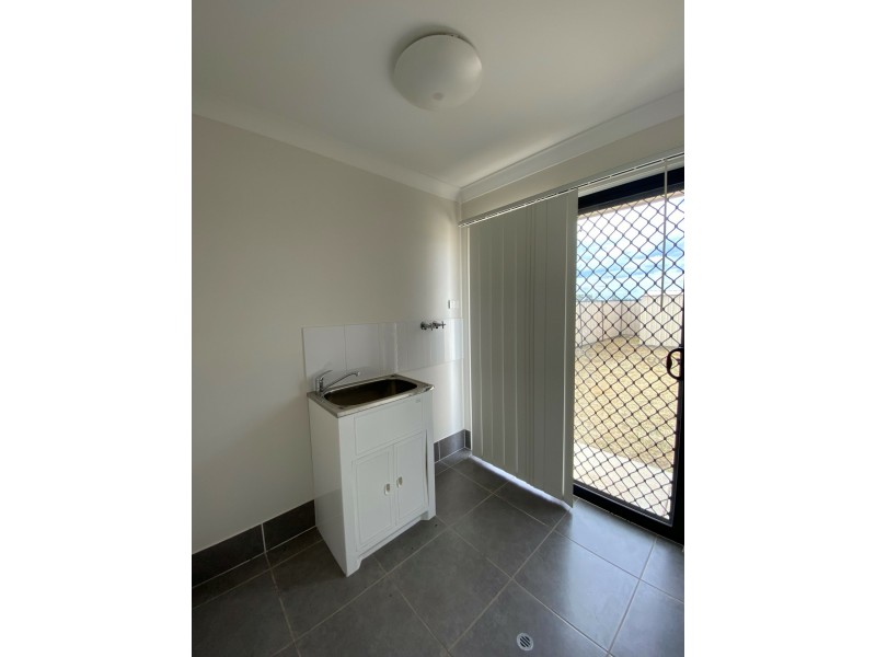 27 Everingham Avenue, Roma QLD 4455