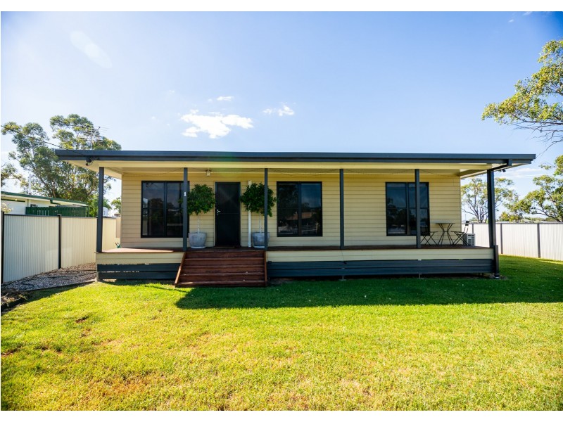 1 Elmer Street, Roma QLD 4455