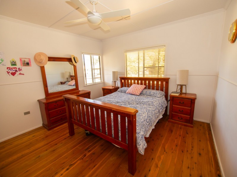 14 Saunders Street, Roma QLD 4455