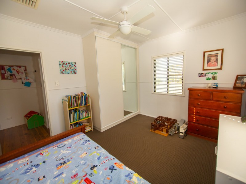 14 Saunders Street, Roma QLD 4455