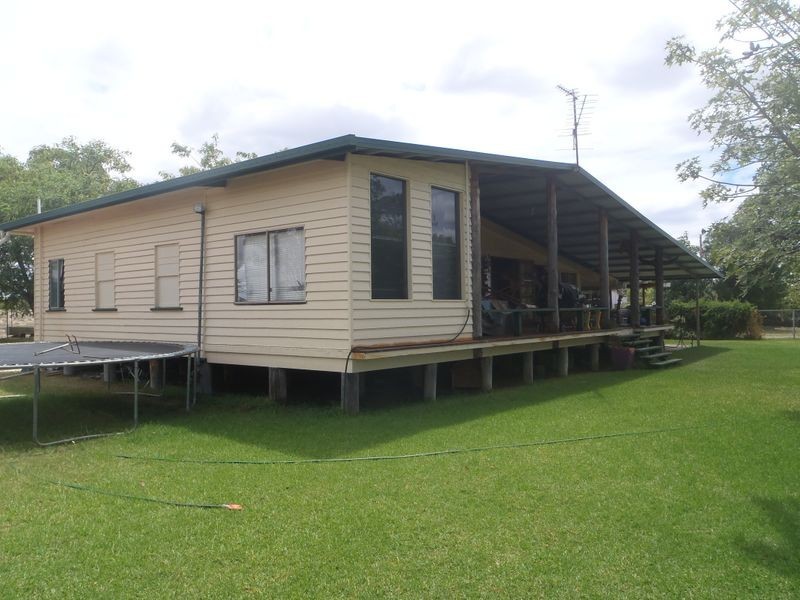 Carnarvon Highway, Injune QLD 4454