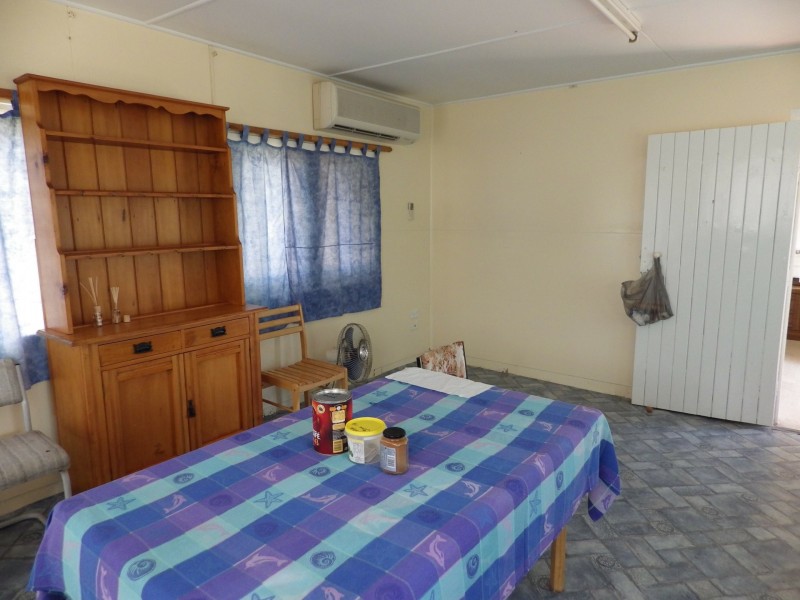 30 Coronation Street, Injune QLD 4454