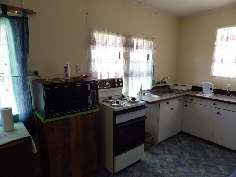 30 Coronation Street, Injune QLD 4454