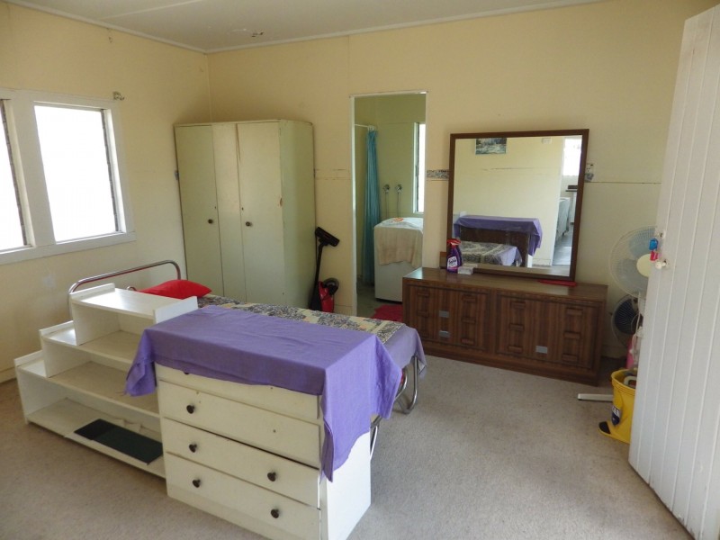 30 Coronation Street, Injune QLD 4454