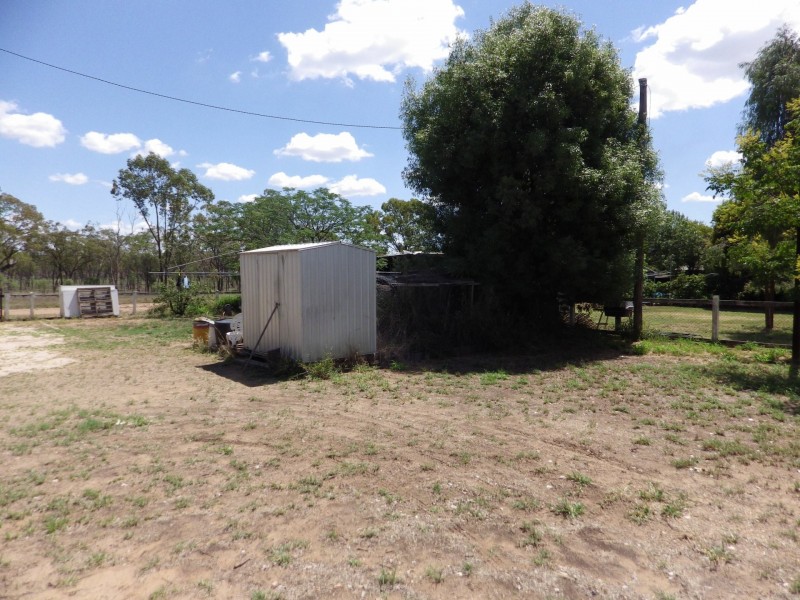 30 Coronation Street, Injune QLD 4454