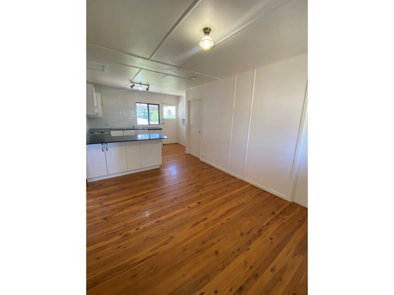 4 Eva Street, Roma QLD 4455