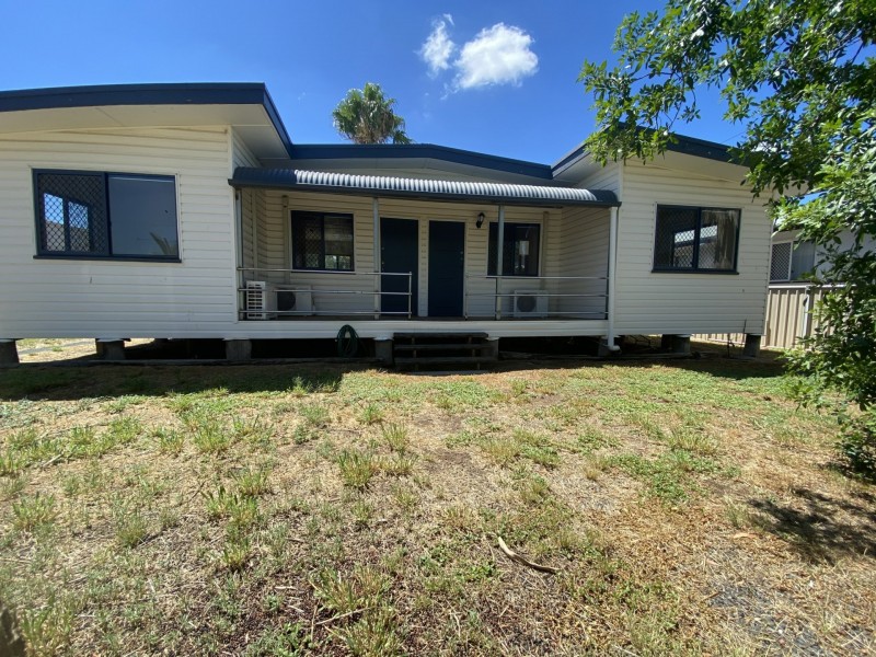 4 Eva Street, Roma QLD 4455