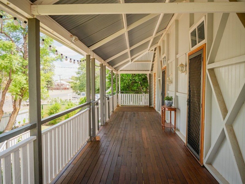 5 Lovell Street, Roma QLD 4455