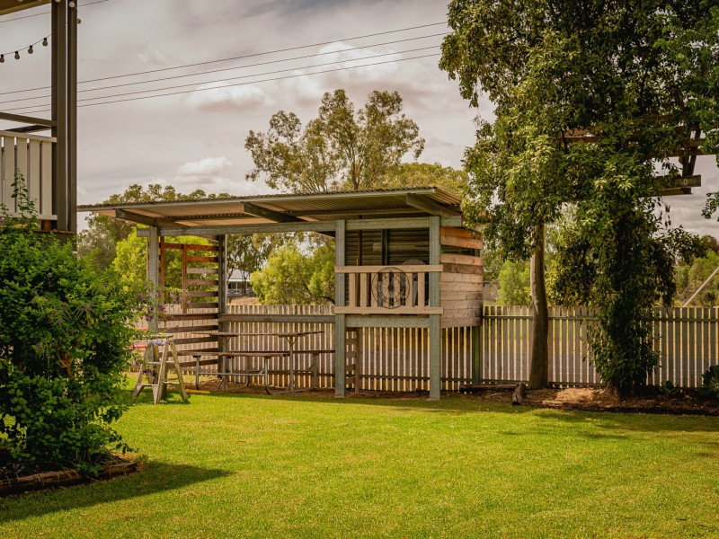 5 Lovell Street, Roma QLD 4455