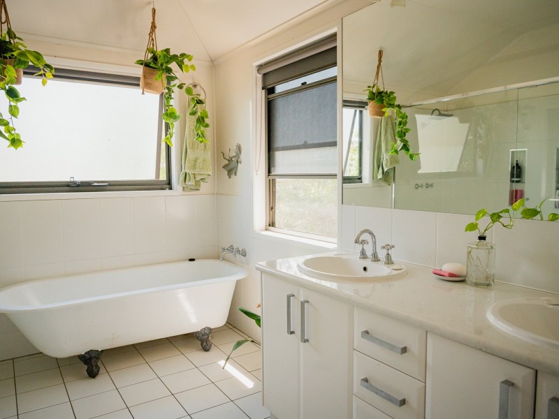 5 Lovell Street, Roma QLD 4455