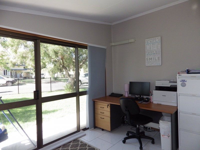 8 Martin Street, Roma QLD 4455